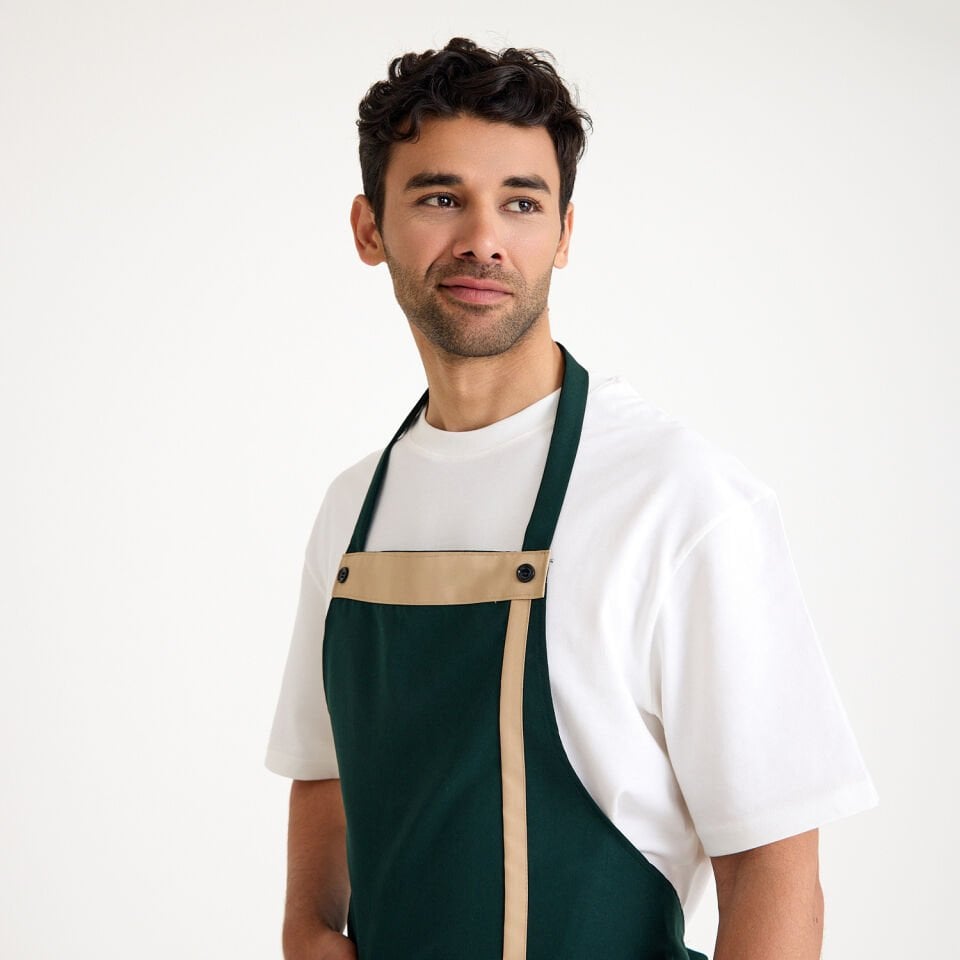 Yeşil Bej Askılı Cepli Önlük