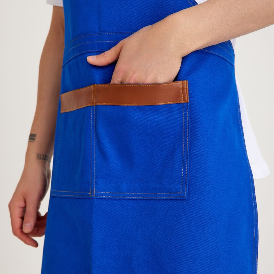 Saks Mavi Kot Askılı Cepli Önlük