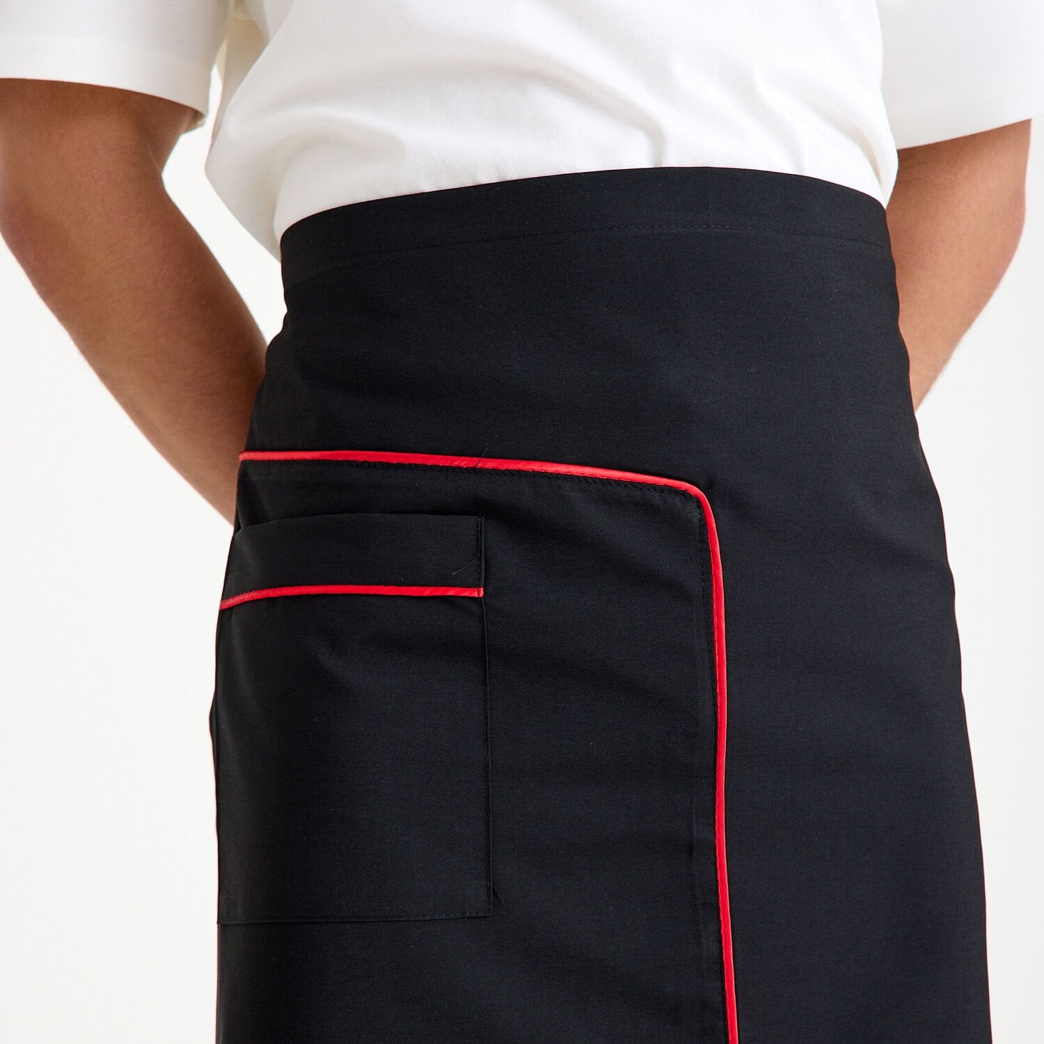 Siyah Kırmızı Ara Biyeli Yarım Önlük