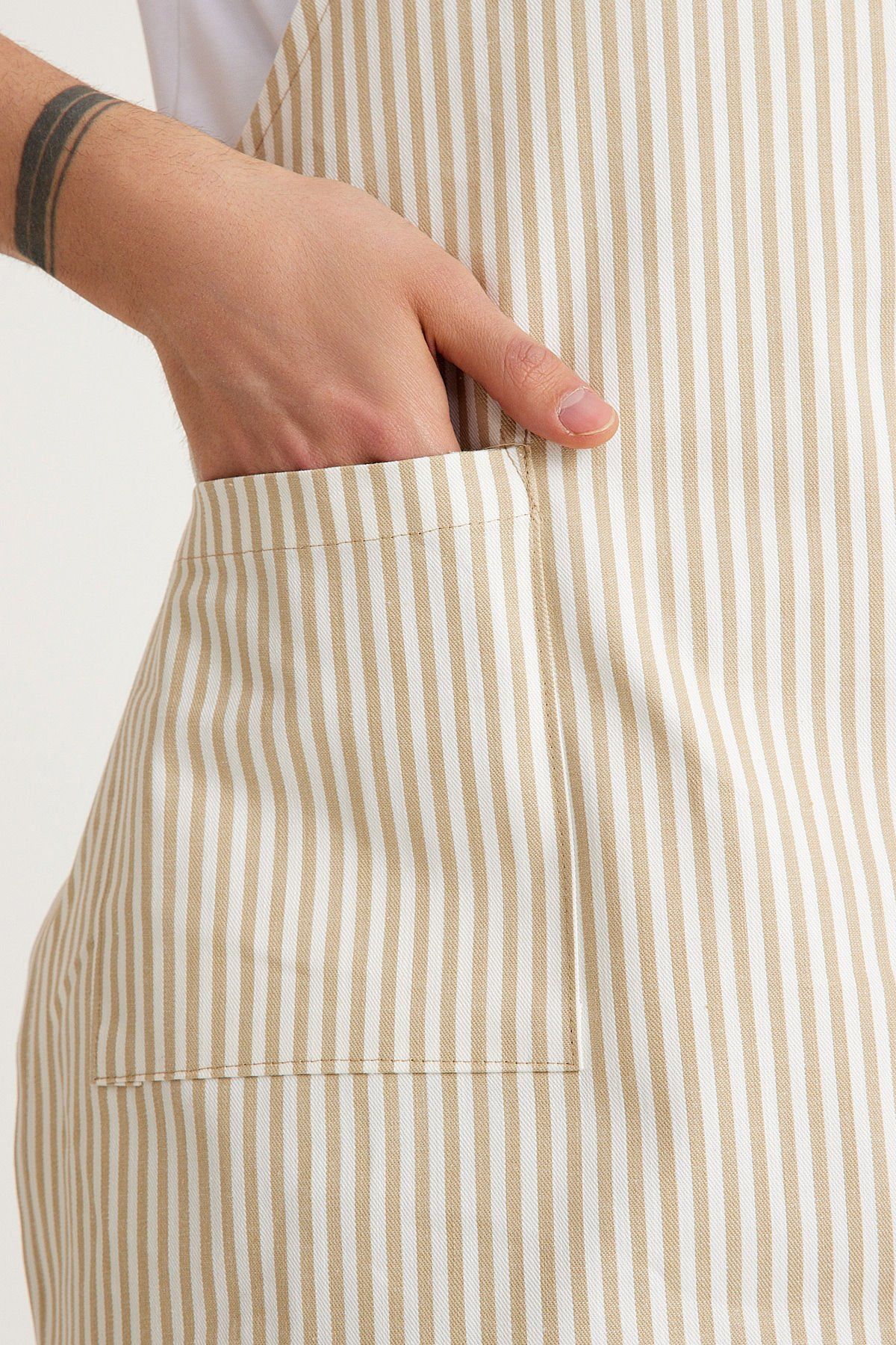 Bej Çizgili Desenli Önlük