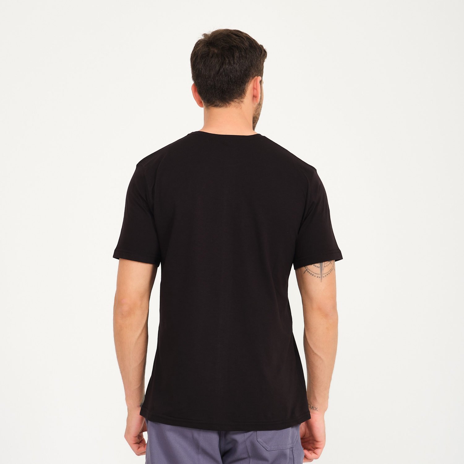 Siyah Bisiklet Yaka Kısa Kol Tişört