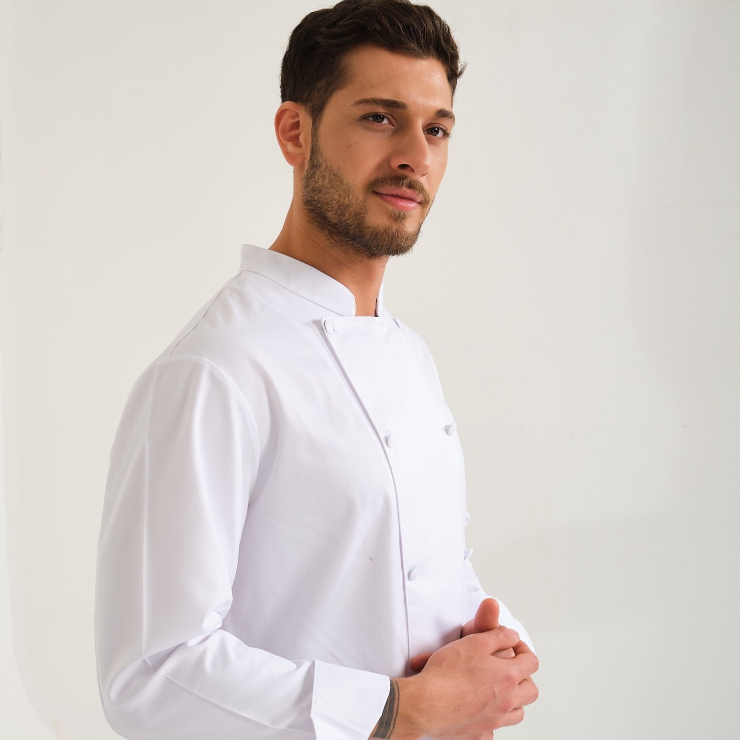 Beyaz Gabardin Düğmeli Hakim Yaka Aşçı Ceketi
