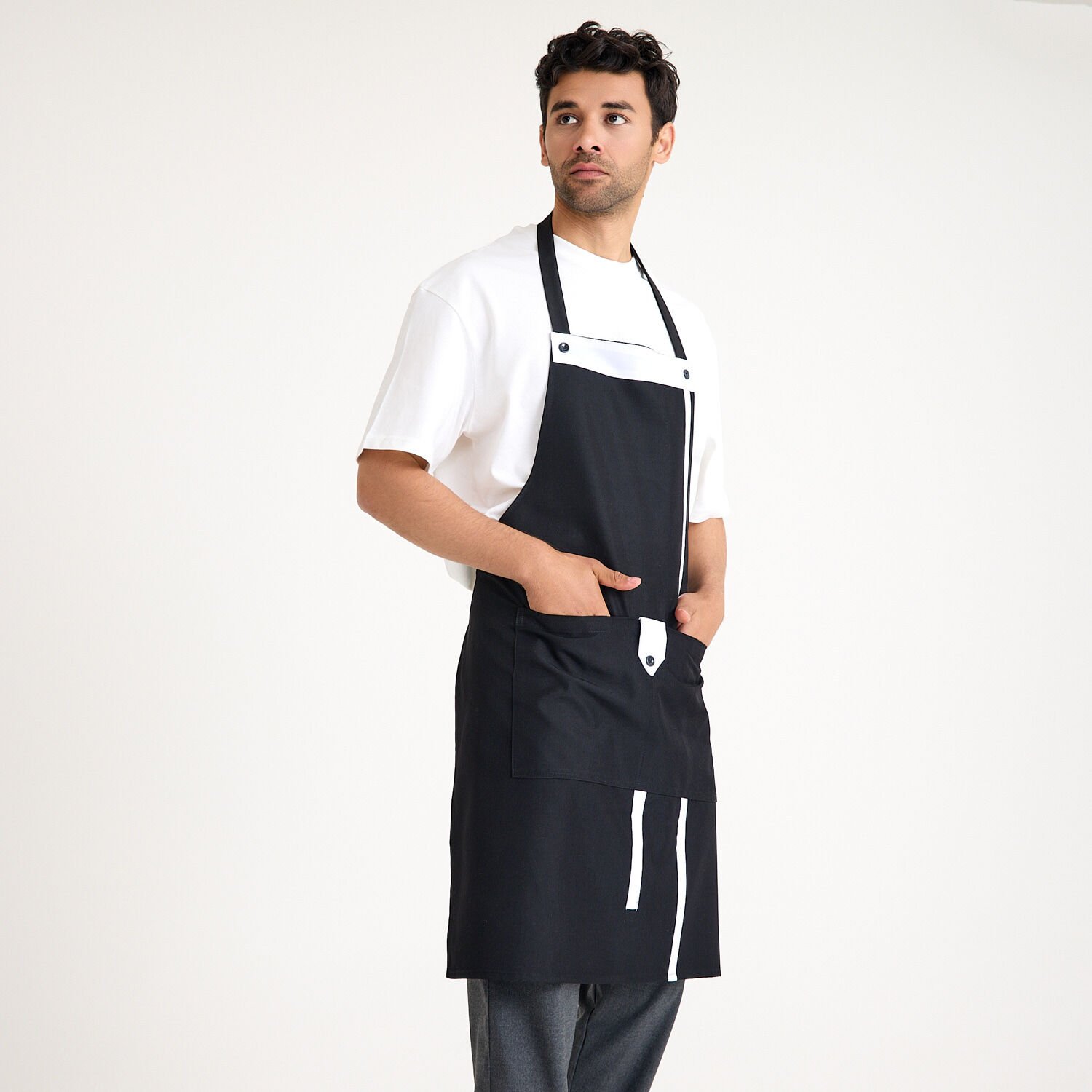 Siyah Beyaz Askılı Cepli Önlük
