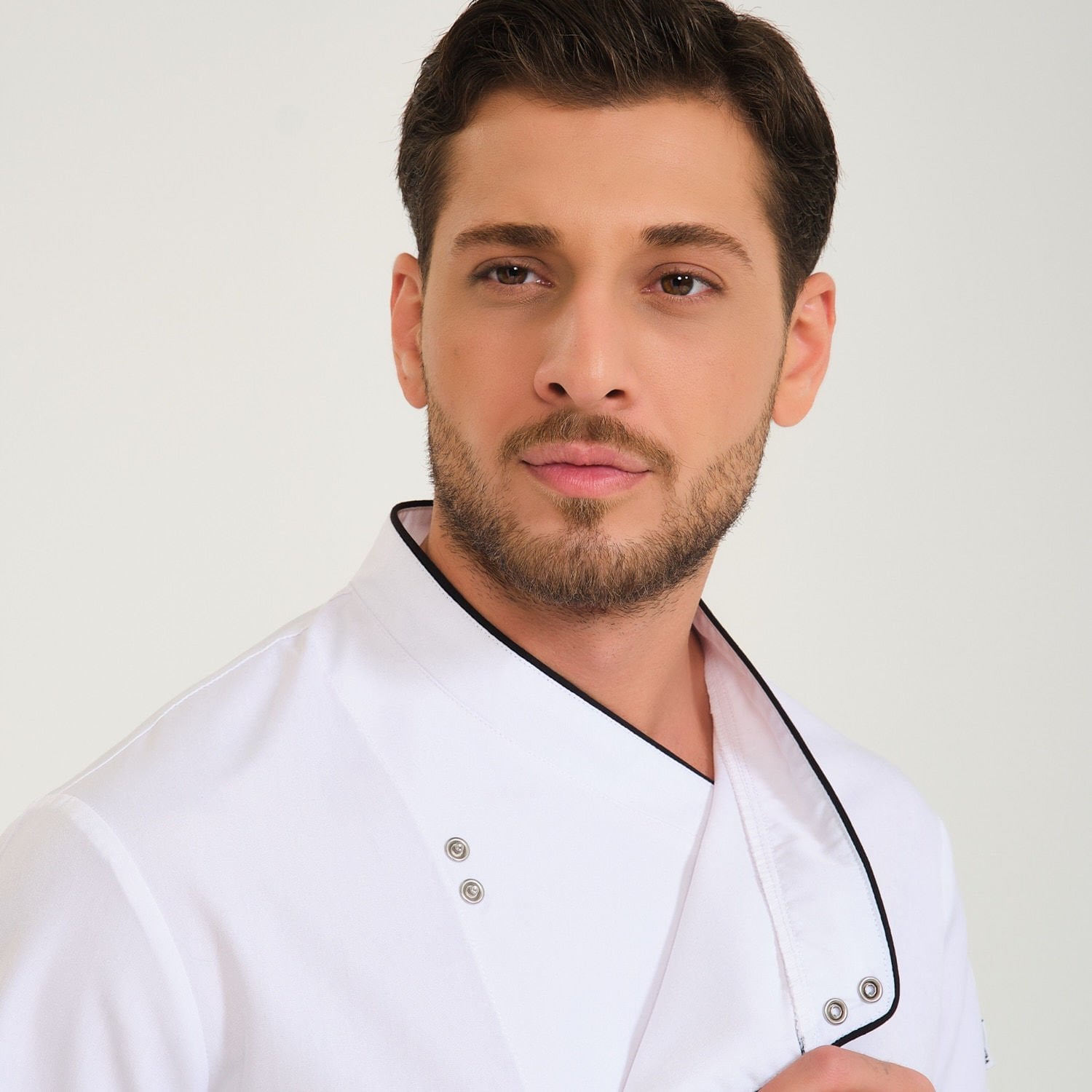 Beyaz Siyah Biyeli Kruvaze Yaka Aşçı Ceketi