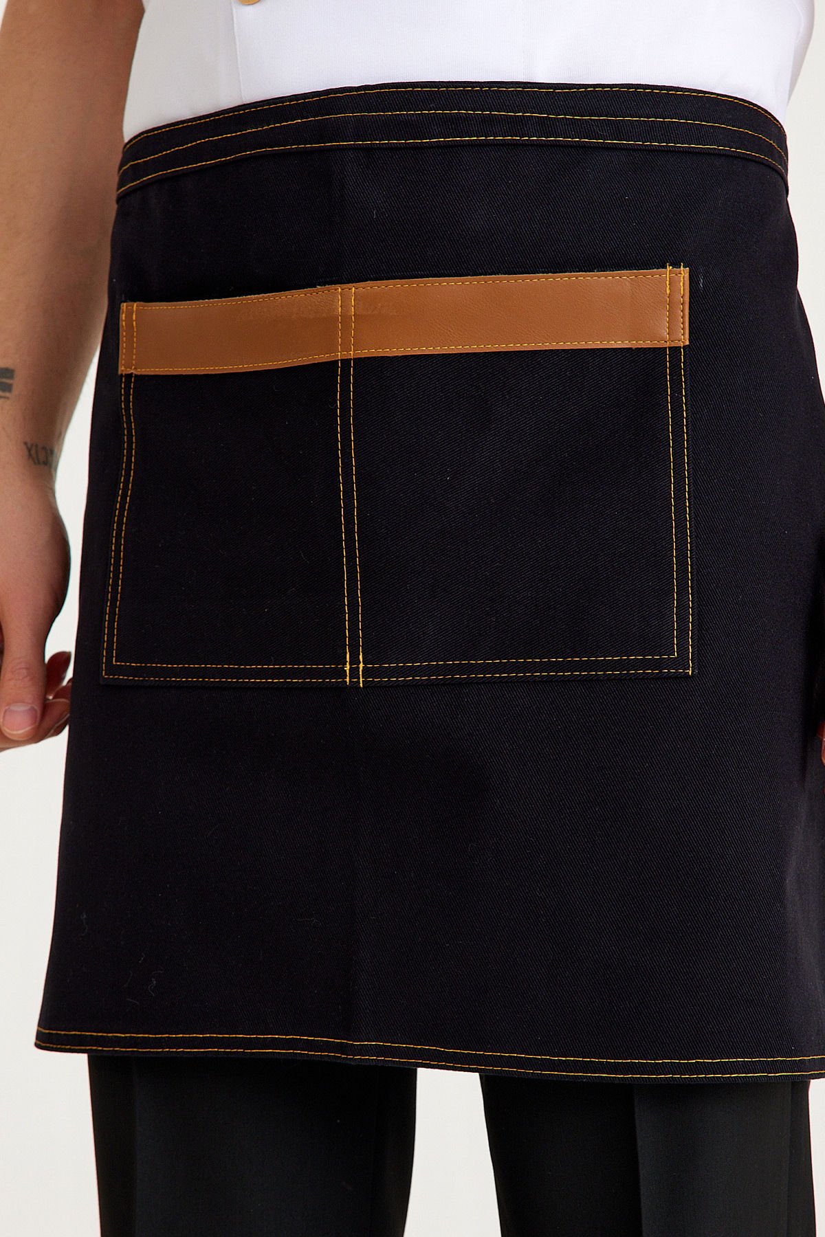 Siyah Cepli Yarım Kot Önlük